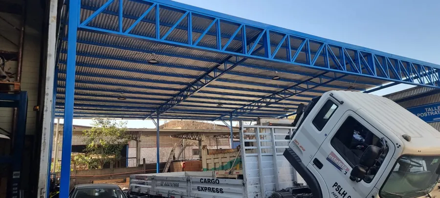 Galpón y zona de recambio DPF, Instalaciones de Lucas Diesel