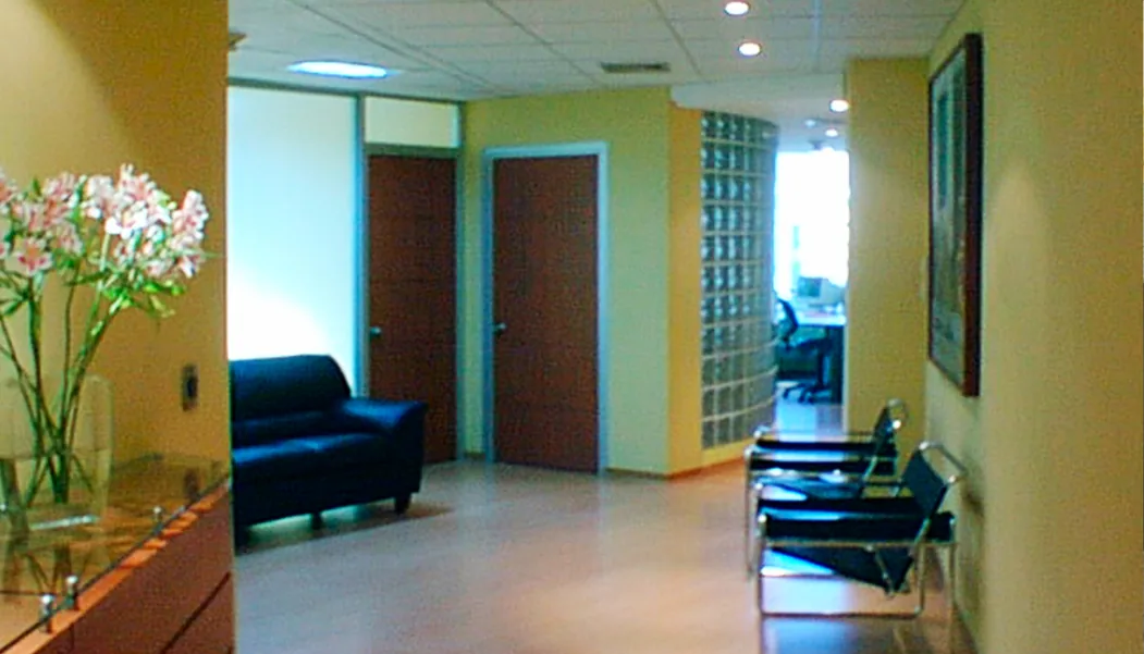 Oficinas inmobiliaria H&H, Edificio de la Industria, séptimo piso, foto 2